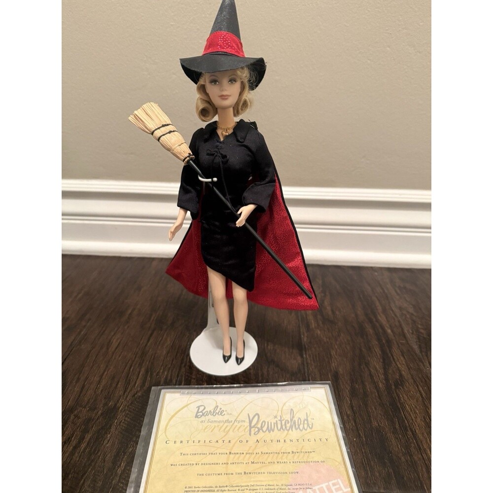 SOLD!!!!!❌ 2001 Samantha From Bewitched Barbie❌ C.O.A.❌ Free Stand❌